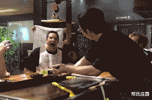 这小厨师技术不错，就是眼界差了点，这要吃饱到什么时候啊